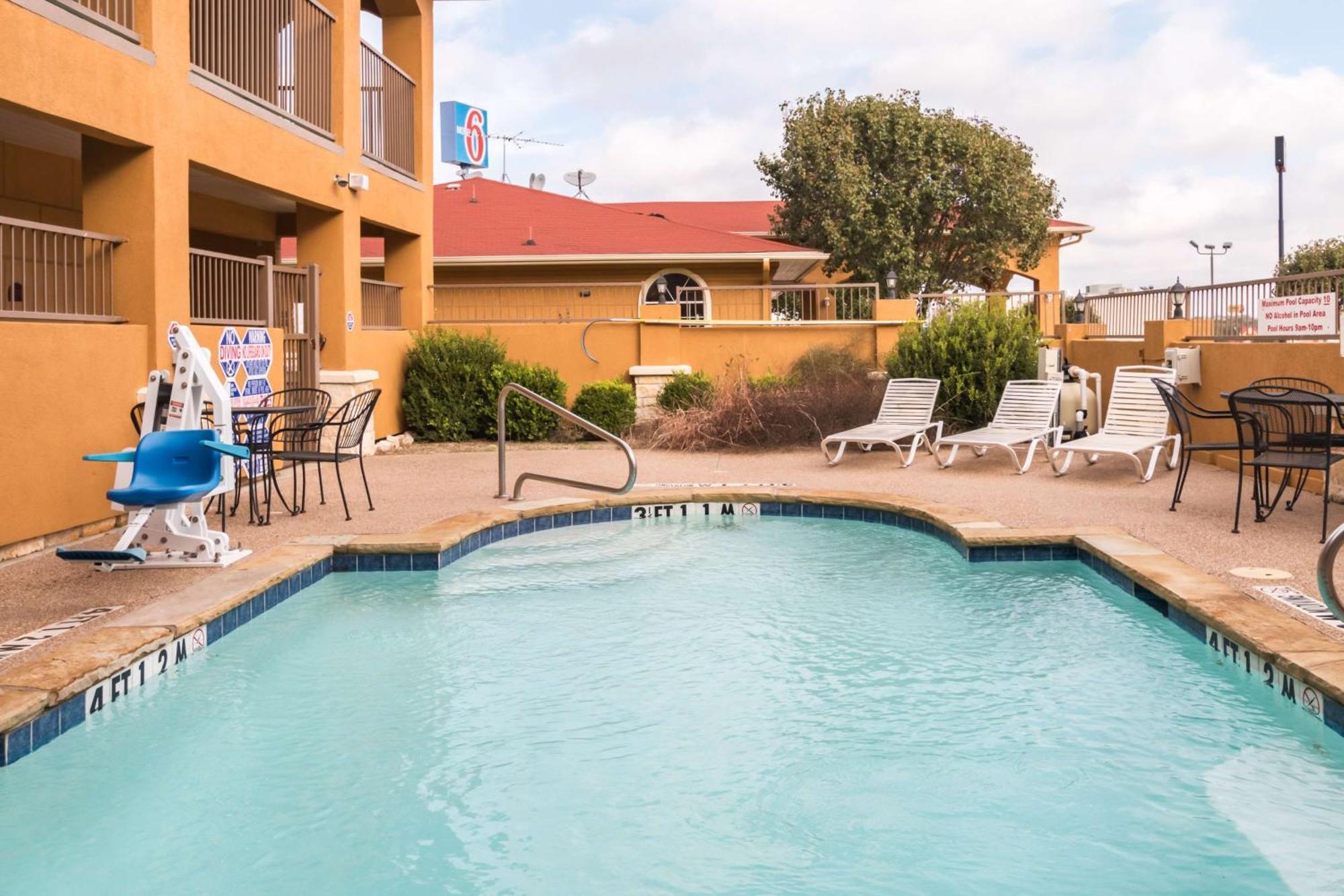 Motel 6 Alvarado Tx Exterior photo